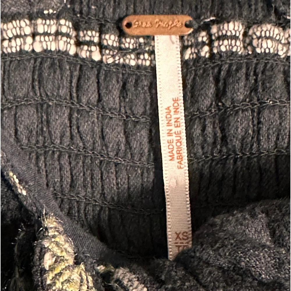 FREE PEOPLE BLACK STRIPED JUMPSUIT WIDE LEGS POCKETS TWIST FRONT SHIRRED… - Picture 10 of 10